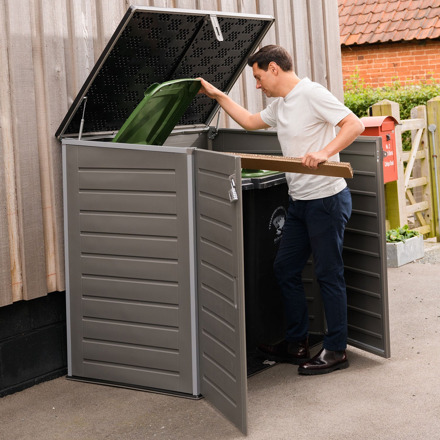 Olsen & Smith MASSIVE Capacity 1170L Outdoor Garden Storage Box Plastic Shed Garbage - Weatherproof with Wood Effect