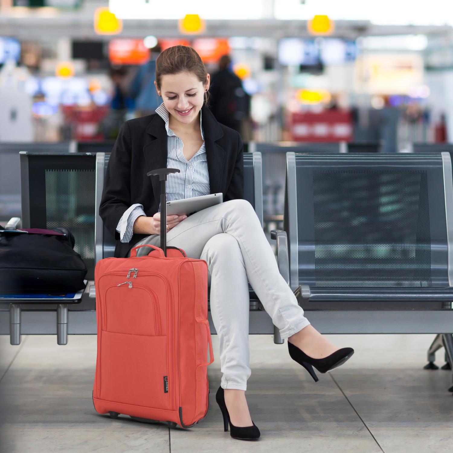 5 Cities (55x35x20cm) Lightweight Cabin Hand Luggage With a Retractable Telescopic Handle, Approved For Ryanair/easyJet/British Airways & more - Packed Direct UK