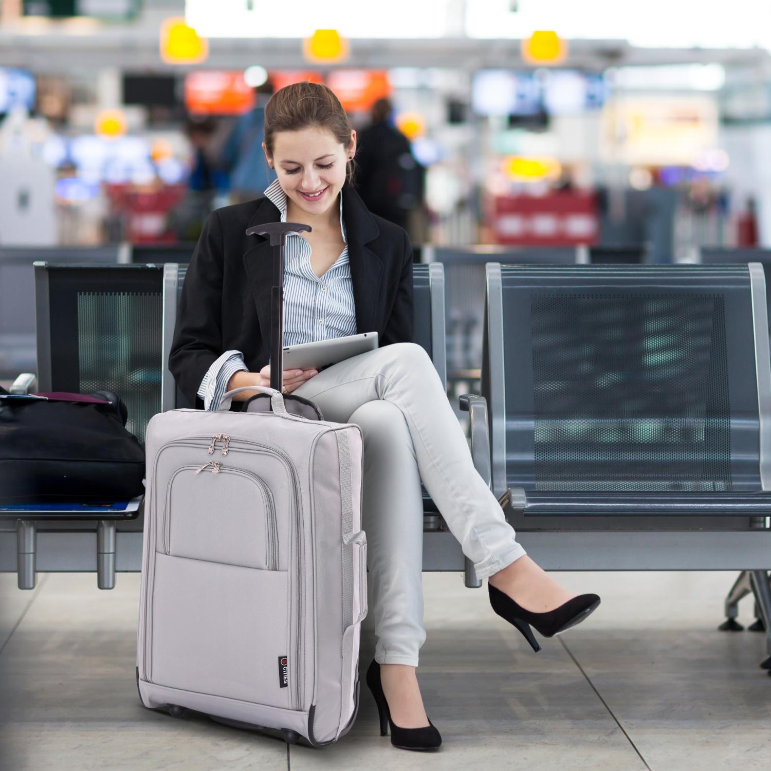 5 Cities (55x35x20cm) Lightweight Cabin Hand Luggage With a Retractable Telescopic Handle, Approved For Ryanair/easyJet/British Airways & more - Packed Direct UK