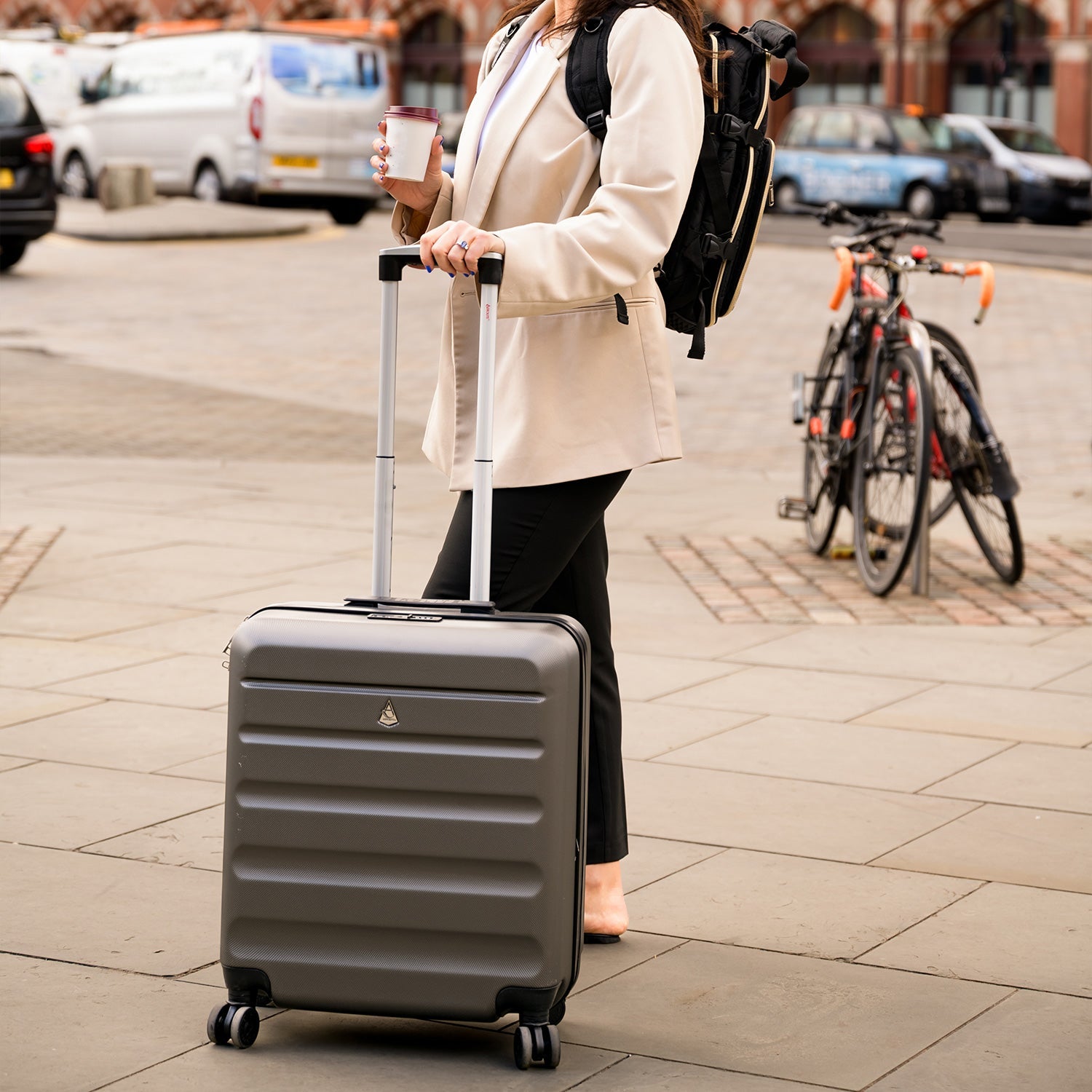 Aerolite (56x45x25cm) easyJet Maximum Lightweight Hard Shell Cabin Hand Luggage, Maximum Possible Allowance for EasyJet & British Airways - Packed Direct UK